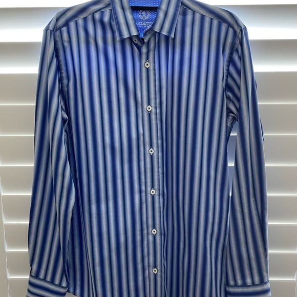 Men’s Bugatchi button down dress shirt. - Picture 2 of 3